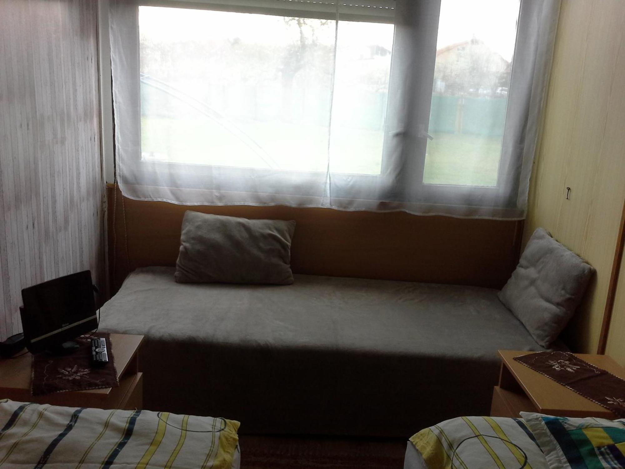 Utulny Privat Apartment Velky Meder Ngoại thất bức ảnh